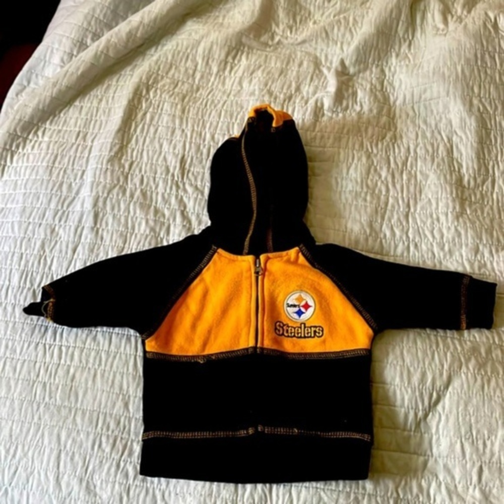 Pittsburgh Steelers zip up